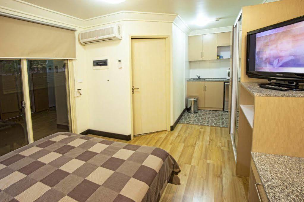 Cattrall Park Motel Karratha Exterior foto
